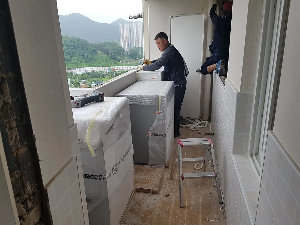 광주 남구 방림동 금호맨션 KCC 창호 시공 사진 11 — 청동창호는 보이지않는 부분까지 최선을 다하고 있습니다