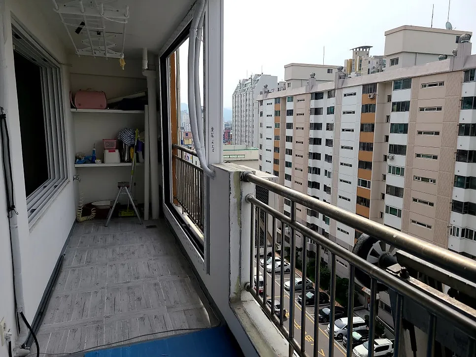 광주 북구 용봉동 중흥아파트 KCC 창호 시공 사진 10 — 오래된 창호를 사용하고 계시다면 지금! 교체를 생각해 볼 때입니다.