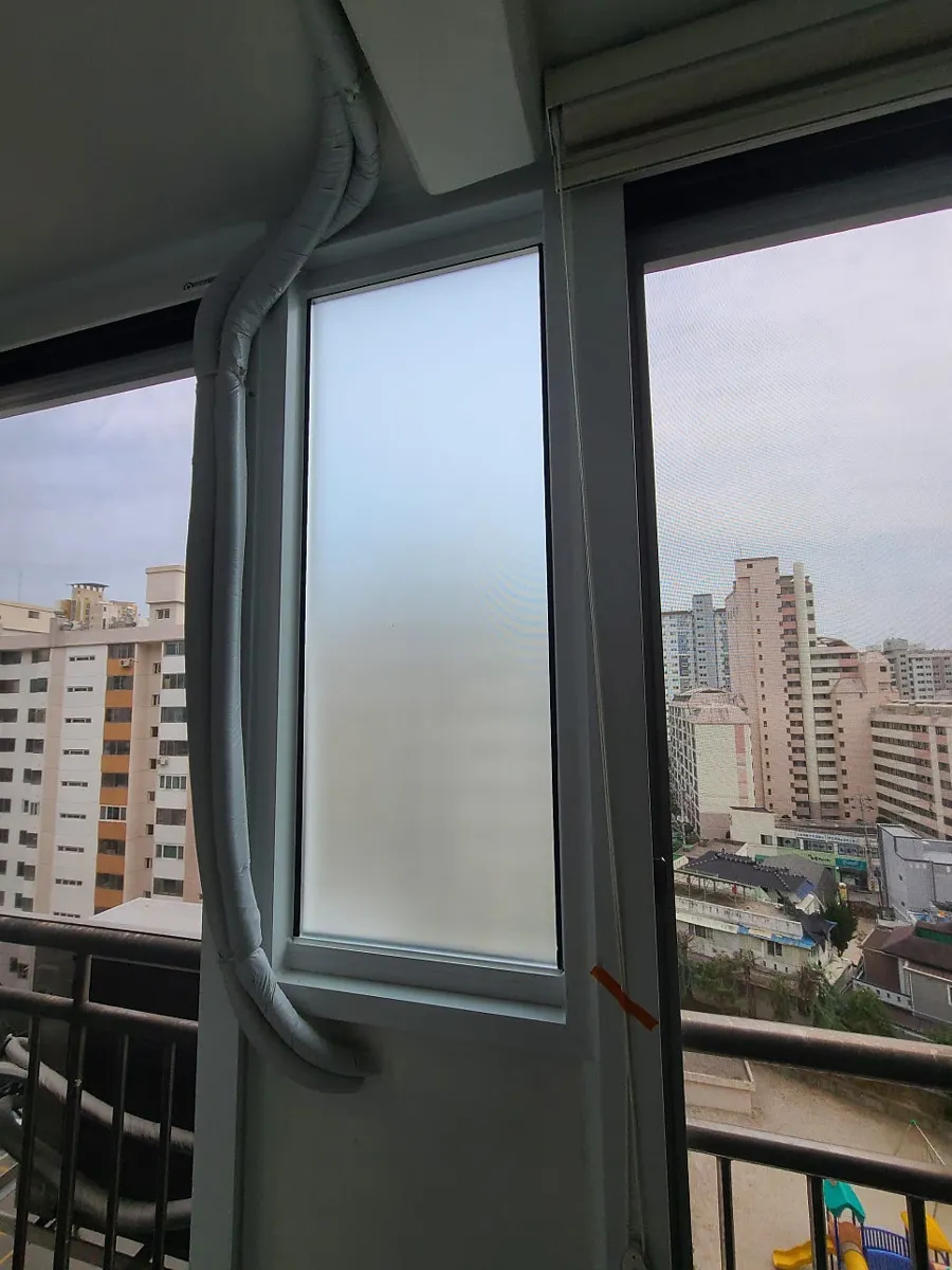 광주 북구 용봉동 중흥아파트 KCC 창호 시공 사진 21 — 시야 확보의 어려움은 있지만 자주 환기를 하시는 세대이기 때문에 만족해 하셨습니다.