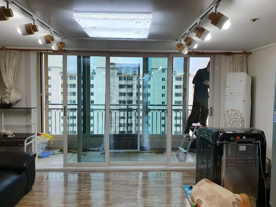 광주 서구 치평동 금호타운 KCC 창호 시공 사진 22 — KCC발코리 창호 시공 후 어떻게 바뀌었을까요?