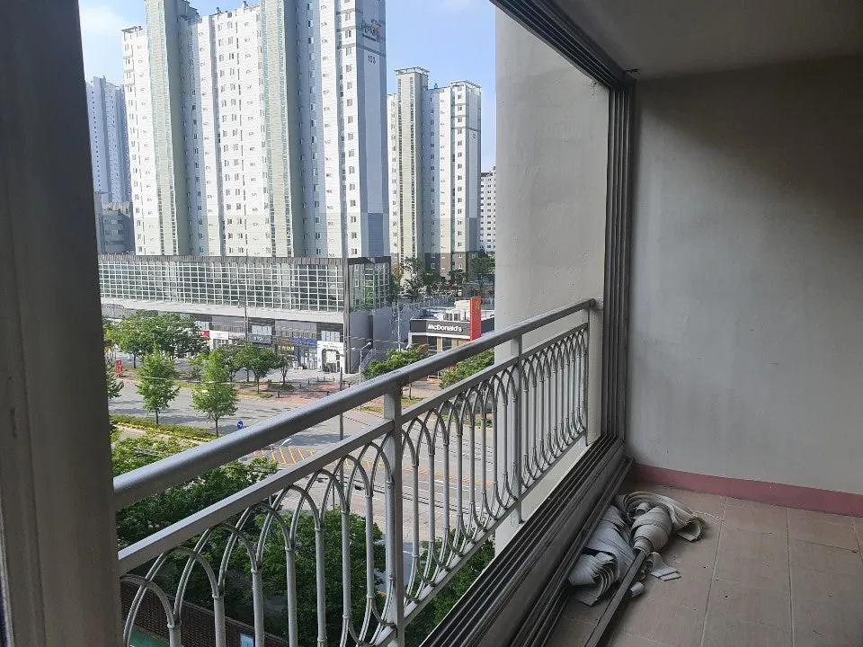 광주 북구 양산동 양산타운 KCC 창호 시공 사진 4 — 오늘 시공 할 집의 기존 창호를 함께 보실까요?