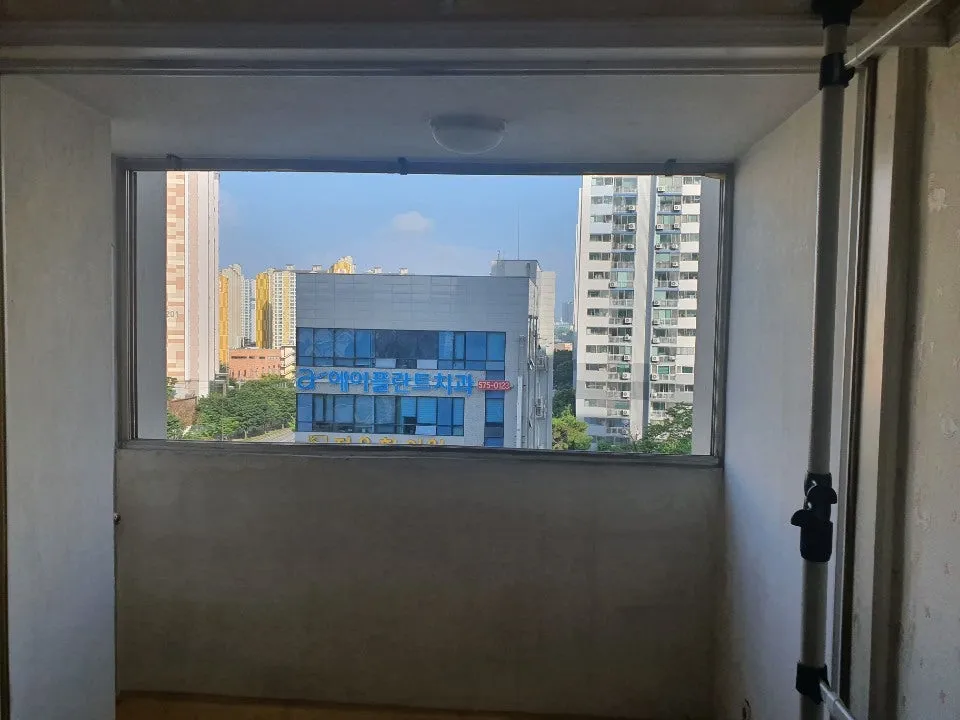 광주 북구 양산동 양산타운 KCC 창호 시공 사진 5 — 오늘 시공 할 집의 기존 창호를 함께 보실까요?