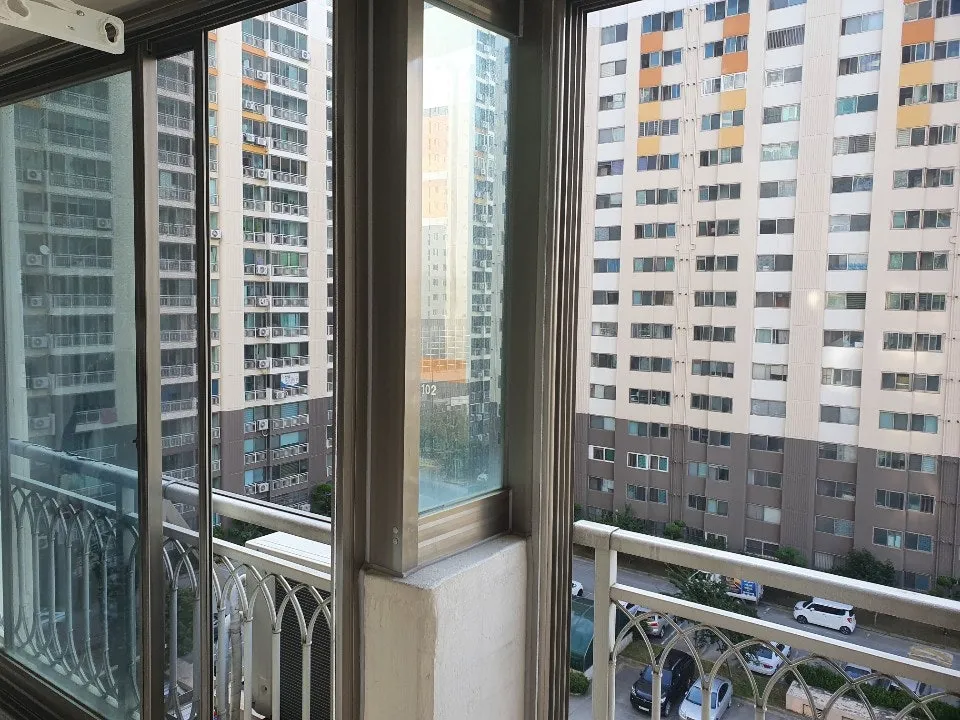 광주 북구 양산동 양산타운 KCC 창호 시공 사진 7 — 오늘 시공 할 집의 기존 창호를 함께 보실까요?