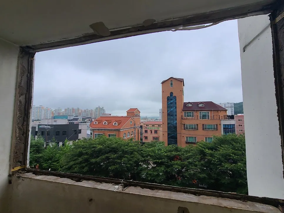 광주 북구 양산동 일신아파트 KCC 창호 시공 사진 6 — 오늘 시공할 집 창호를 먼저 살펴보실까요?