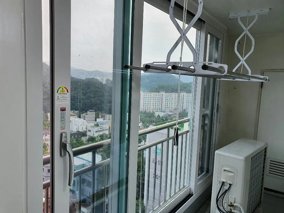 광주 동구 운림동 KCC 창호 시공 사진 14 — KCC발코니 창호 시공 후 어떻게 바뀌었을까요?