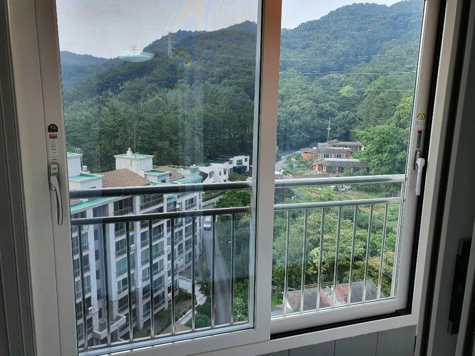 광주 동구 운림동 KCC 창호 시공 사진 23 — KCC발코니 창호 시공 후 어떻게 바뀌었을까요?