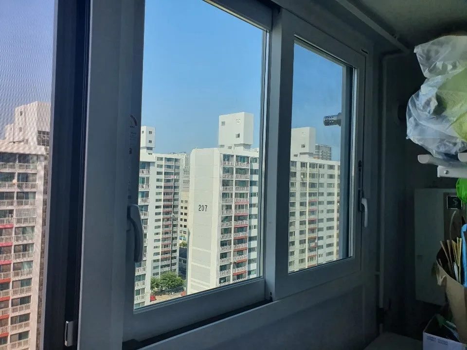 광주 서구 치평동 금호타운 KCC 창호 시공 사진 11 — KCC발코니 창호 시공 후 어떻게 바뀌었을까요?