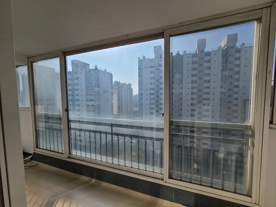 광주 북구 운암동  KCC 창호 시공 사진 2 — 오늘 시공할 집 사진을 봐보실까요?