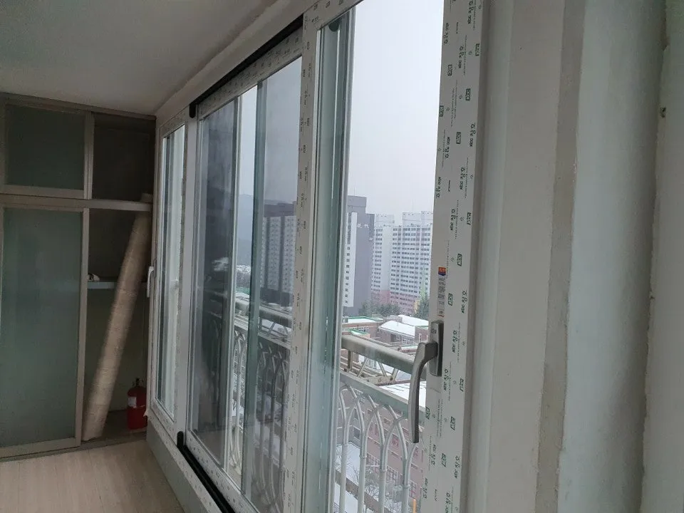 광주 북구 일곡동 쌍용아파트 KCC 창호 시공 사진 10 — 이번 고객님도 마찬가지로 빠른 시공으로 인해 상당히 만족하셨는데요!