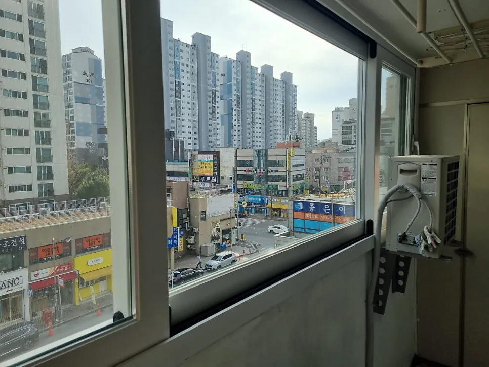 광주 북구 용봉동  KCC 창호 시공 사진 7 — 시공 제품 : KCC- 뉴와이드빌230