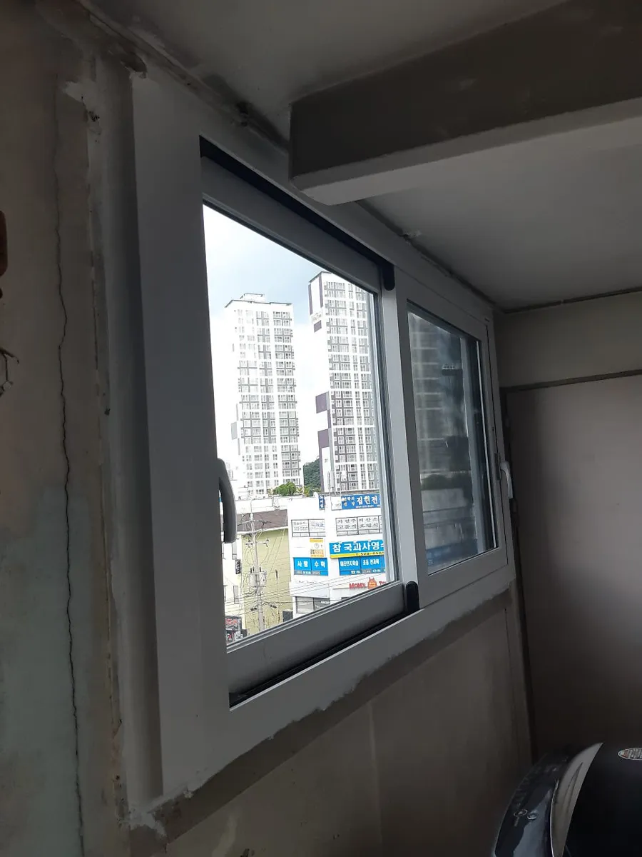 광주 북구 운암동  KCC 창호 시공 사진 5 — e·MAX Club 인증 허가 업체만이 마크를 사용할 수 있습니다.