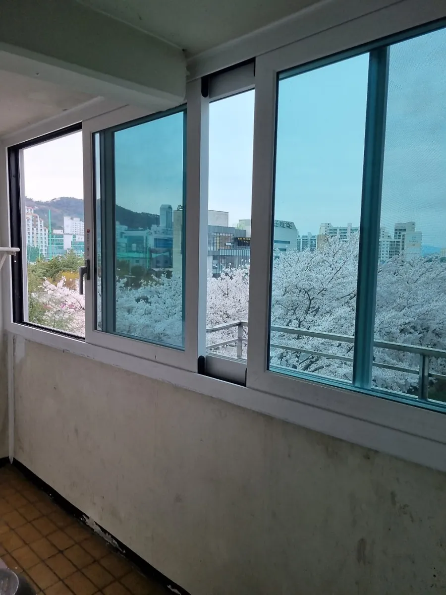 광주 남구 진월동  KCC 창호 시공 사진 3 — 시공 후 사진을 보실까요?