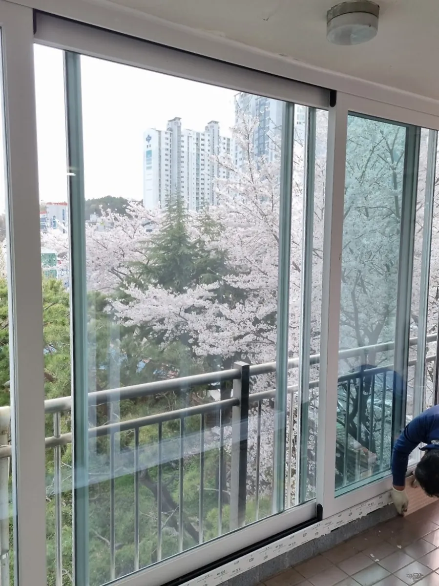 광주 남구 진월동  KCC 창호 시공 사진 5 — 시공 후 사진을 보실까요?