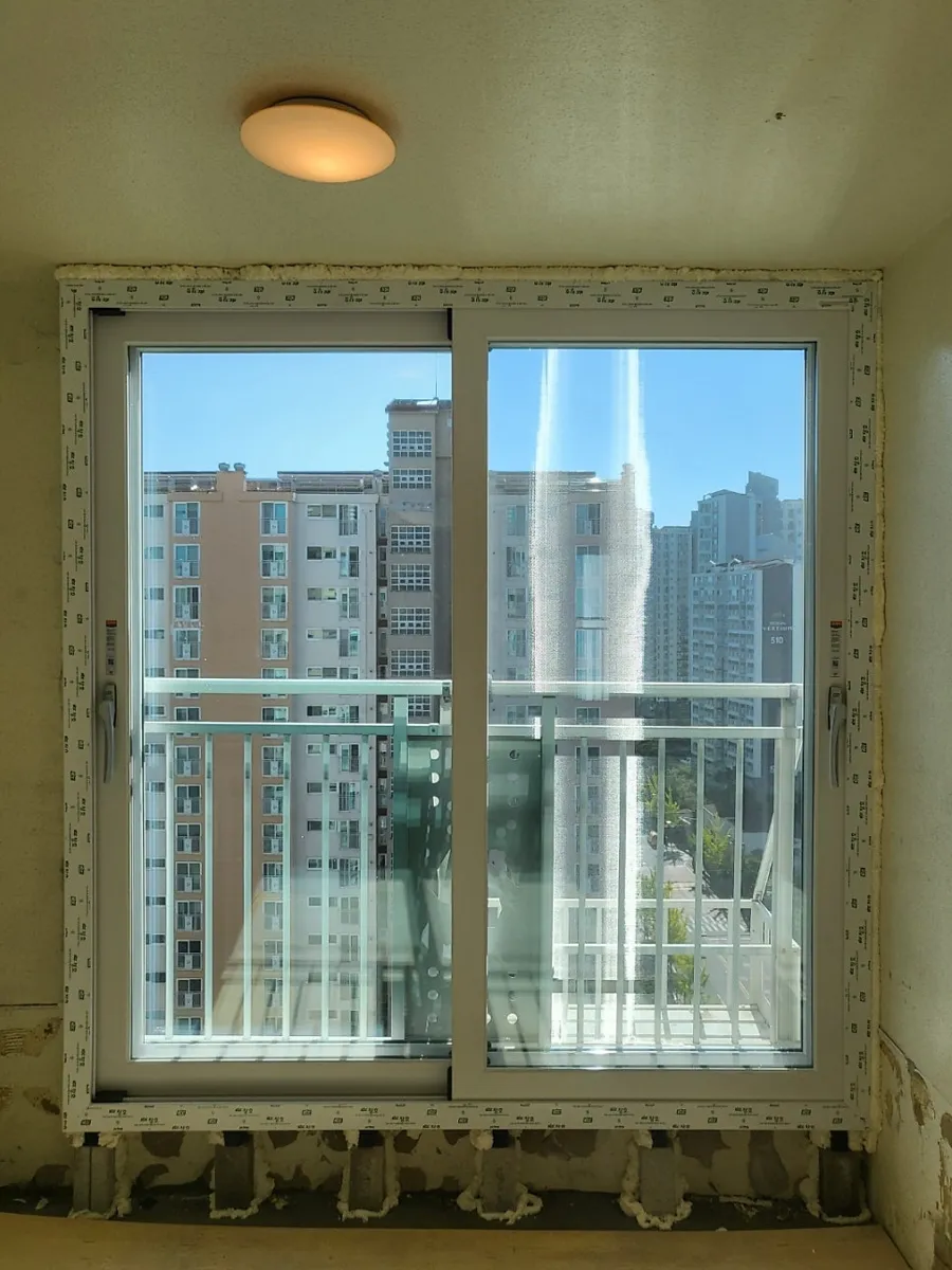 광주 광산구 신창동  KCC 창호 시공 사진 8 — 오래된 샷시를 교체하면 냉난방비가