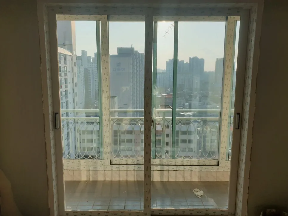 광주 서구 화정동 금호타운 KCC 창호 시공 사진 9 — 단열성을 가졌답니다.