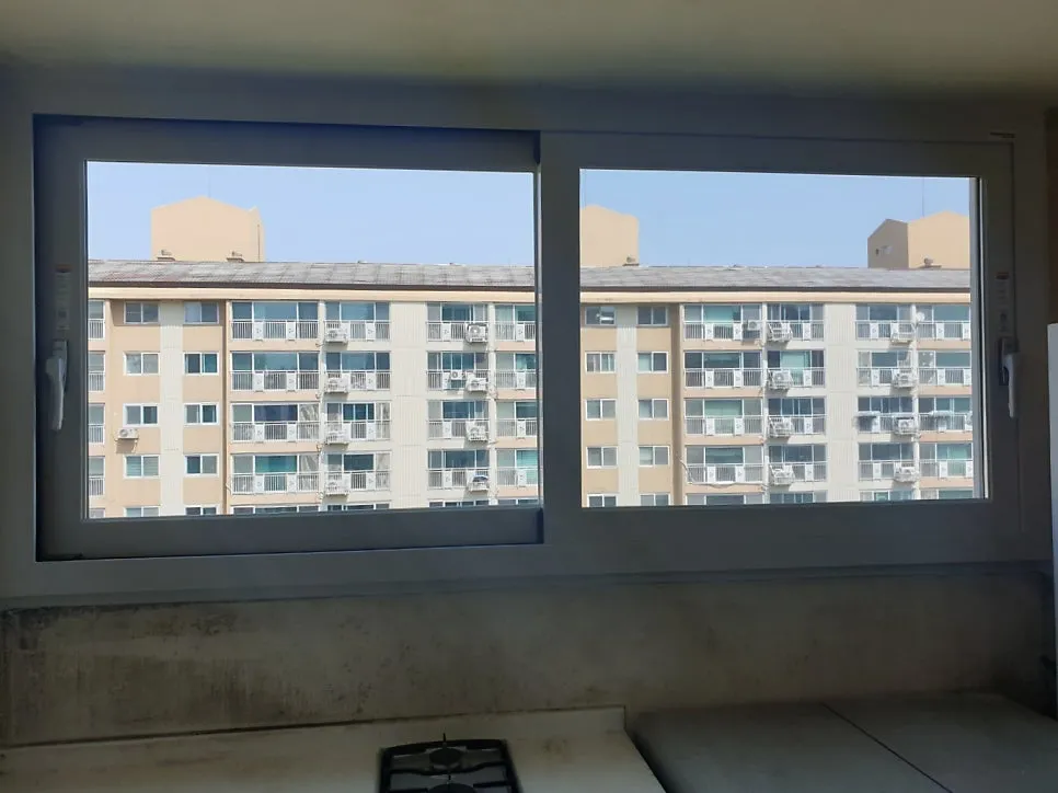 광주 광산구 산월동 부영e그린타운 KCC 창호 시공 사진 5 — 사계절 내내 쾌적하고 안전한 생활을