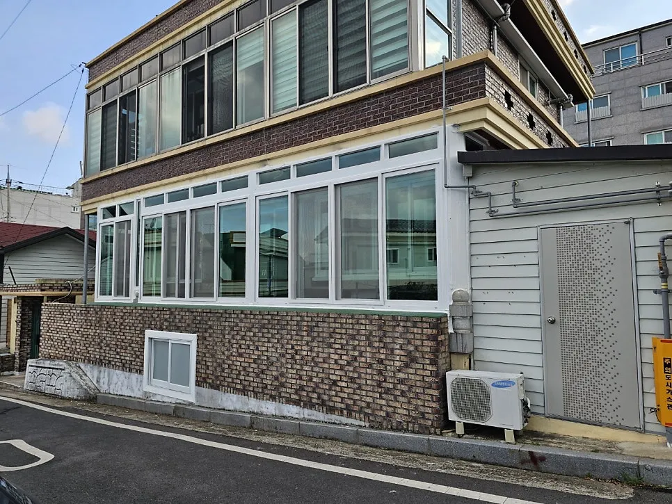 전남 순천  KCC 창호 시공 사진 11 — 소음에 민감한 주택가 그리고 시간이