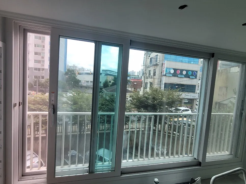 광주 남구 진월동  KCC 창호 시공 사진 6 — 시공 후 사진을 보실까요:)