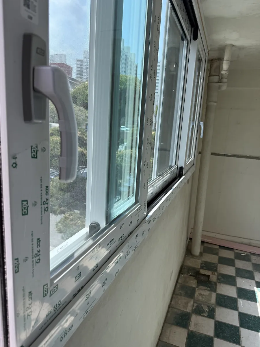 광주 북구 문흥동 중흥아파트 KCC 창호 시공 사진 8 — 외관상이나 기능상으로 문제없고 깔끔하게 시공했습니다