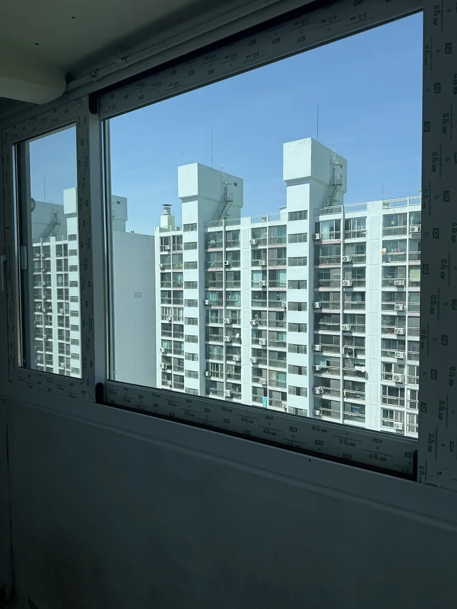 광주 북구 일곡동 현대아파트 KCC 창호 시공 사진 5 — 입주 후 "진짜 따뜻하다"는 소리가 절로 나오게 됩니다.